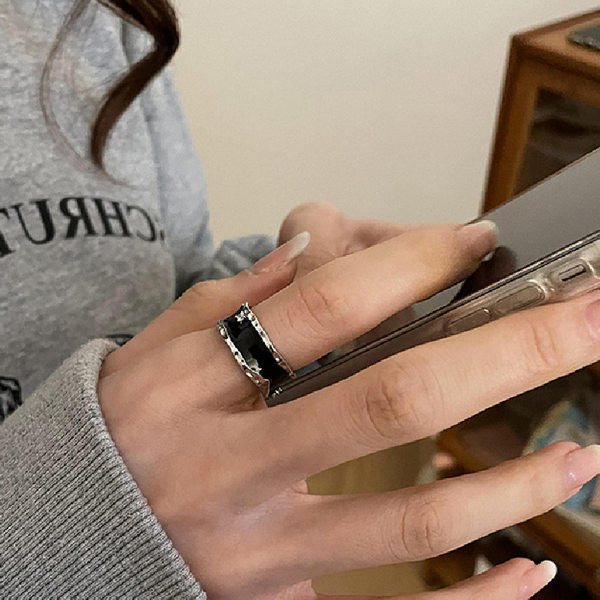 Állítható széles női gyűrű díszítő kövekkel