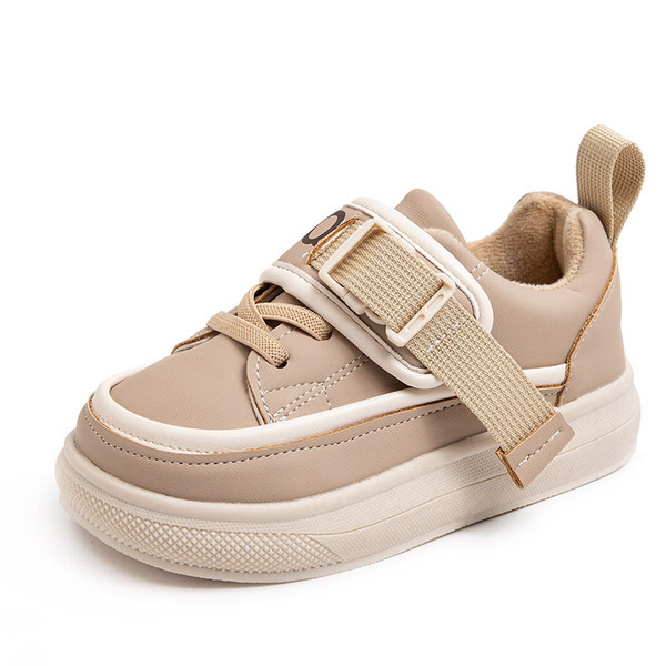 Béléses, feliratos gyerekcipő