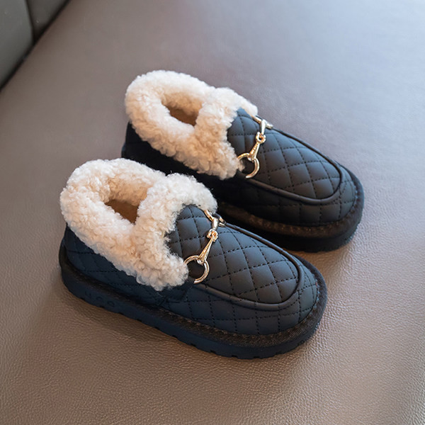 Pantofi antiderapanti de iarna pentru copii