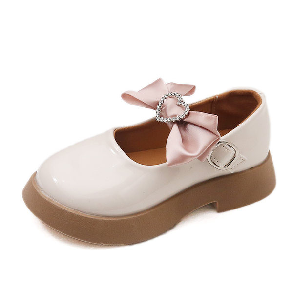 Pantofi pentru fete cu panglica si elemente metalice