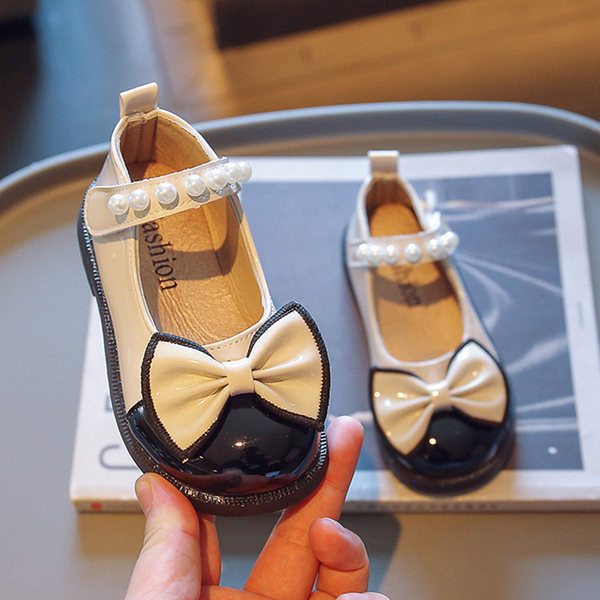 Pantofi la modă pentru fete cu decor panglică și perle