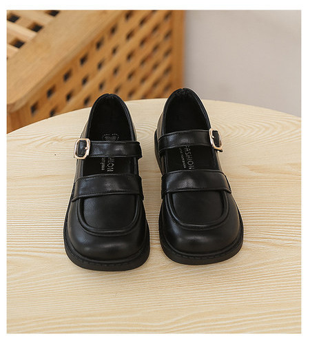 Pantofi pentru fete din piele ecologica cu inchidere velcro