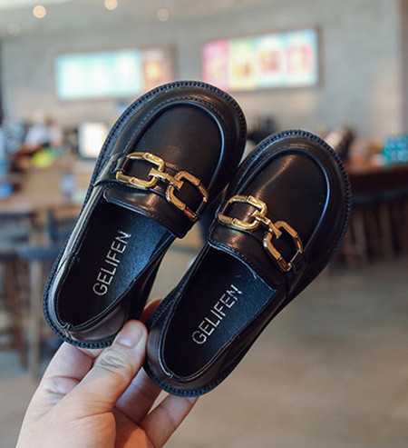 Pantofi copii din piele cu elemente metalice