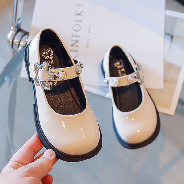 Pantofi eleganti pentru fete cu petice velcro perle si elemente metalice