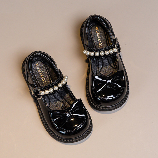 Pantofi la modă pentru copii din piele lăcuită cu panglică și perle pentru fete