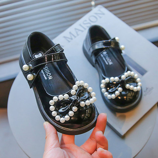 Pantofi la modă pentru fete cu panglică și perle