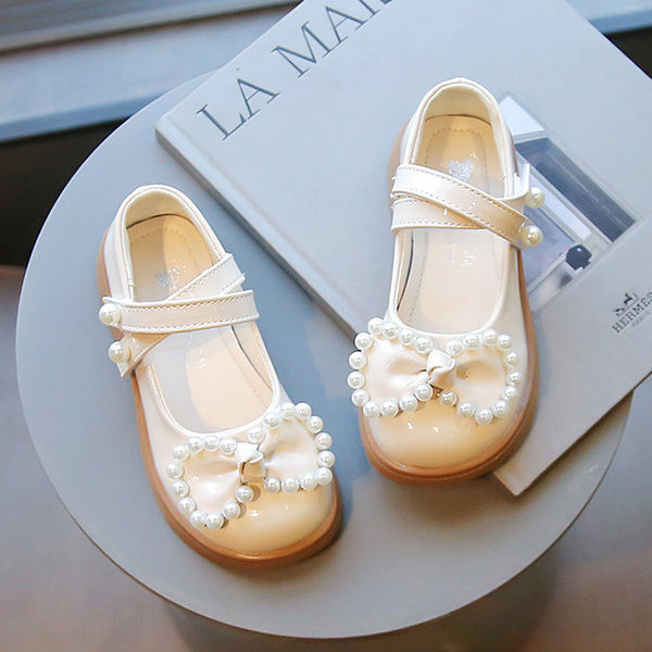 Pantofi la modă pentru fete cu panglică și perle