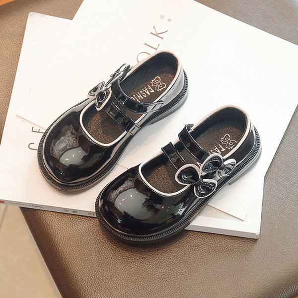 Naiste kahevärvilised paelaga nahast kingad