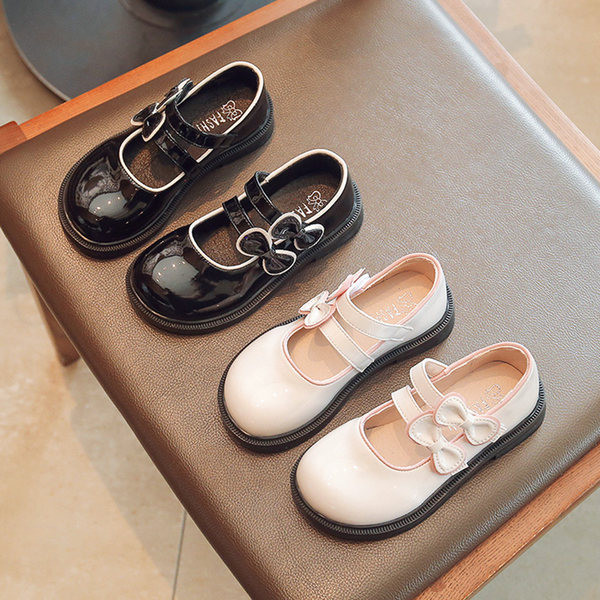 Naiste kahevärvilised paelaga nahast kingad