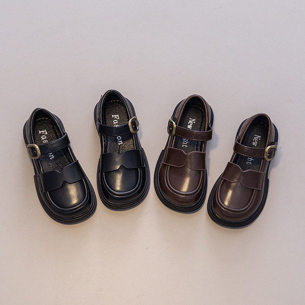 Pantofi din piele pentru fete cu catarama metalica