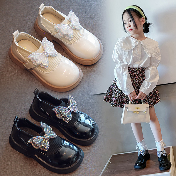 Pantofi casual din piele lacuita pentru fete cu panglica si petice velcro