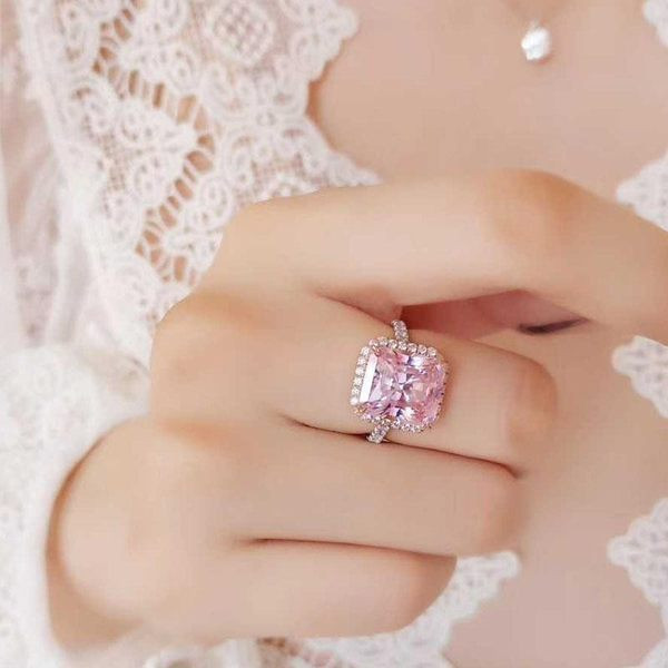 Inel elegant de dama cu o piatra mare