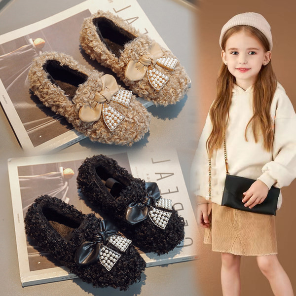 Pantofi la modă pentru fete cu panglică