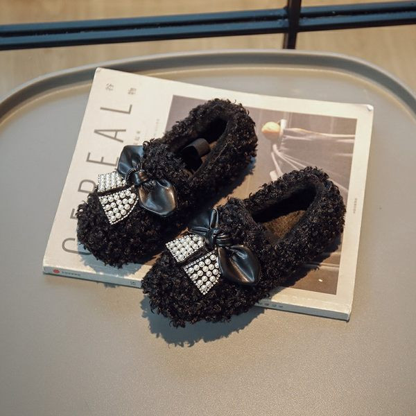 Pantofi la modă pentru fete cu panglică