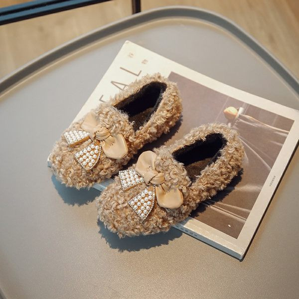 Pantofi la modă pentru fete cu panglică