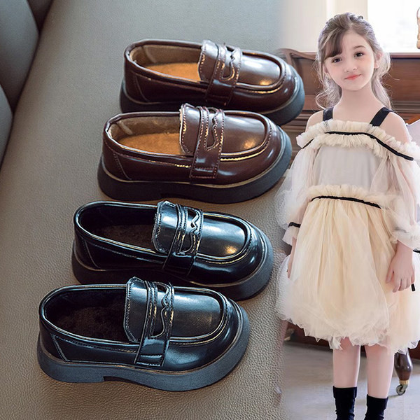 Model curat de pantofi copii din piele ecologica