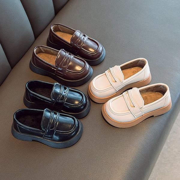 Model curat de pantofi copii din piele ecologica