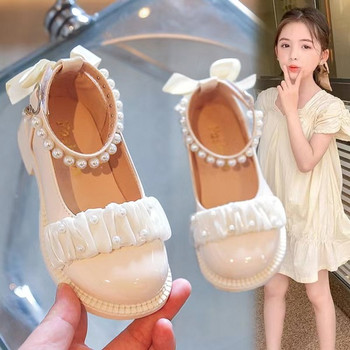 Детски обувки с велкро закопчаване и перли