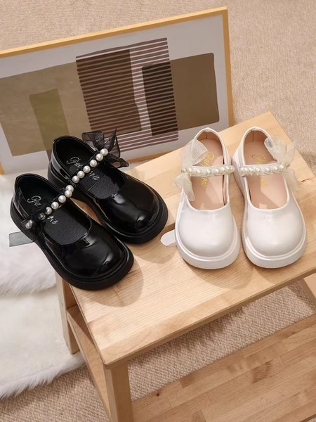 Pantofi copii din piele cu siret