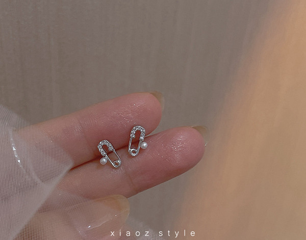 Cercei de dama mici cu pietre si perle