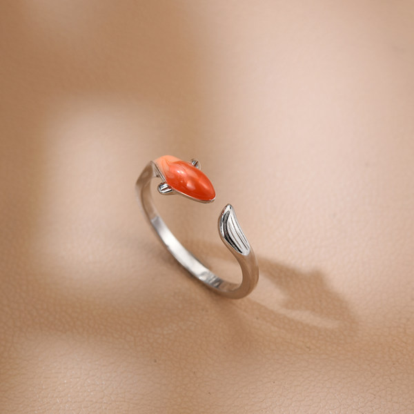 Inel de zi cu zi cu o piatră - de culoare argintie