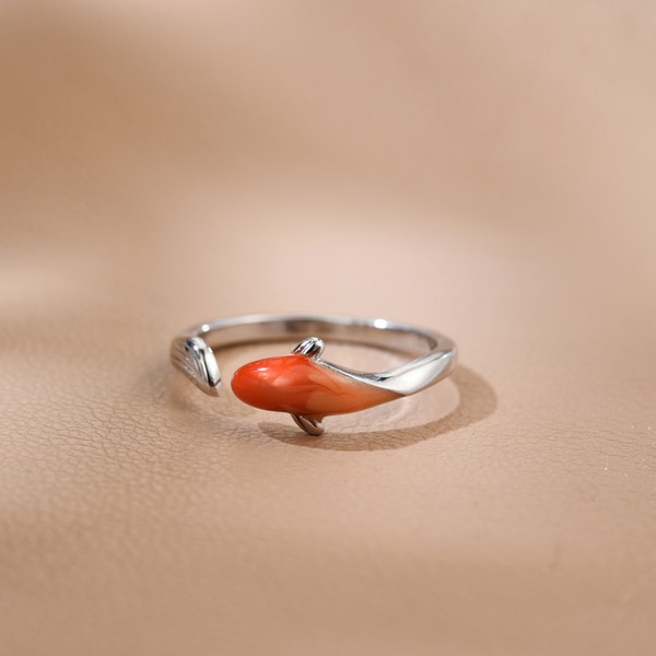 Inel de zi cu zi cu o piatră - de culoare argintie