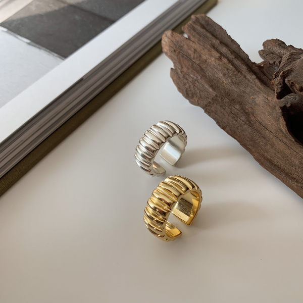 Inel de dama de culoare auriu si argintiu