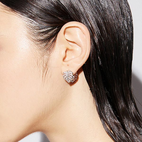 Cercei moderni de dama in forma de frunza cu pietre decorative