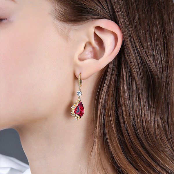 Cercei de dama cu pietre colorate