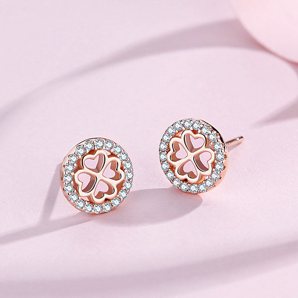 Cercei moderni de dama cu pietre