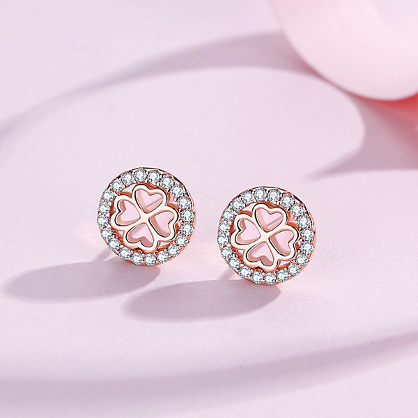 Cercei moderni de dama cu pietre