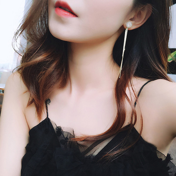 Cercei lungi eleganti de dama