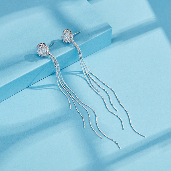 Cercei lungi eleganti de dama