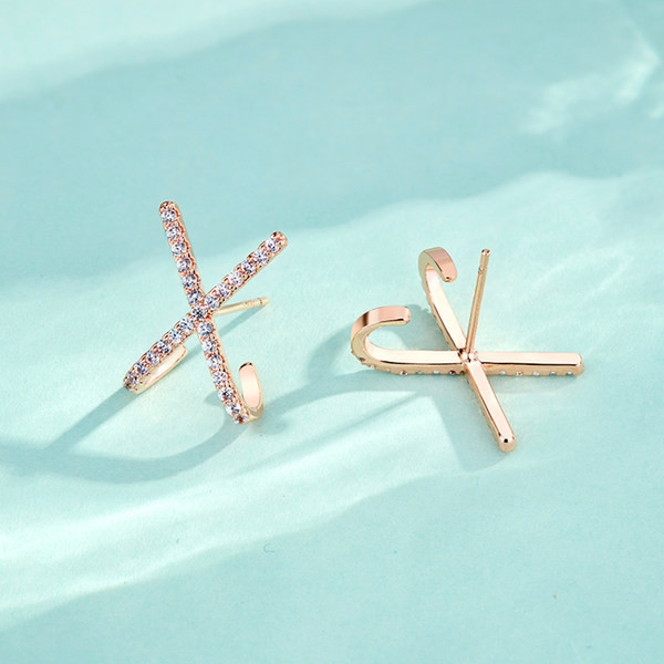 Cercei eleganti de dama cu pietre decorative de culoare aurie