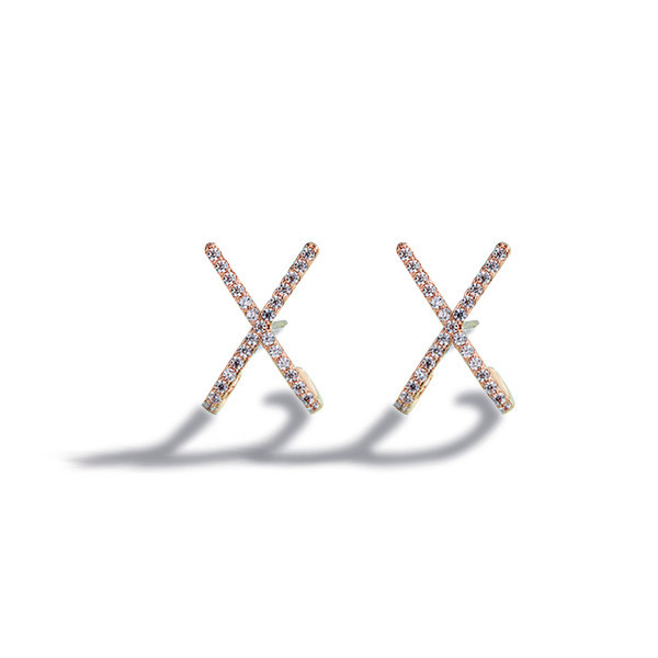 Cercei eleganti de dama cu pietre decorative de culoare aurie