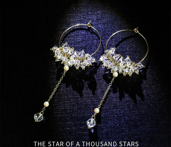 Cercei rotunzi de dama cu pandantiv metalic