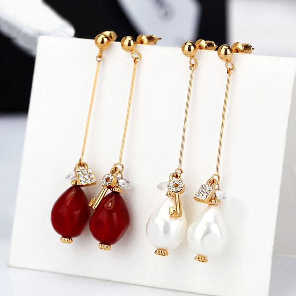 Cercei atârnați de damă cu pietre și prindere cu șuruburi