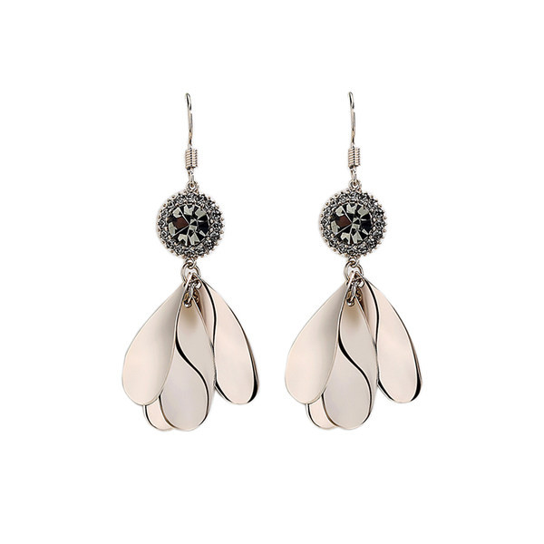 Model nou de cercei de dama cu pietre