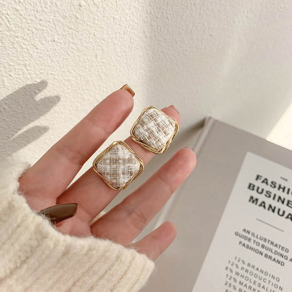 Cercei dama patrati model in carouri