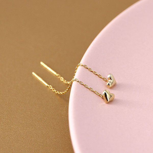 Cercei suspendați în formă de inimă