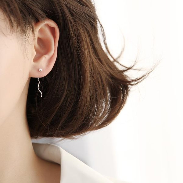 Noul model de cercei atârnați de damă