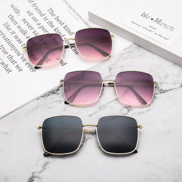 Ochelari eleganti de dama in forma patrata cu lentile colorate