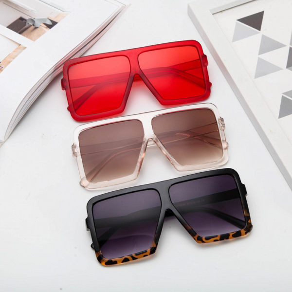 Ochelari de soare pătrați pentru femei