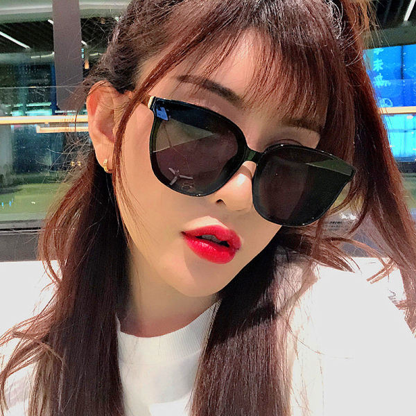 Ochelari moderni de dama cu protectie UV - stil retro