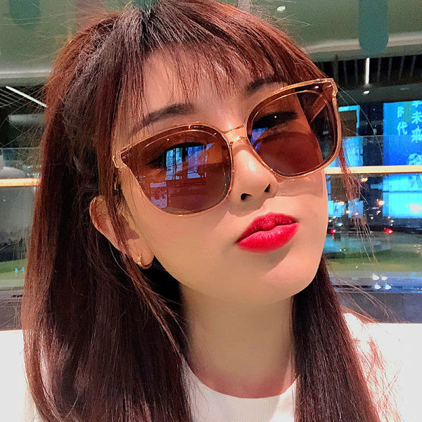 Ochelari moderni de dama cu protectie UV - stil retro