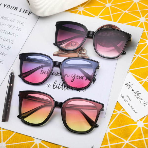 Ochelari moderni de dama cu protectie UV - stil retro