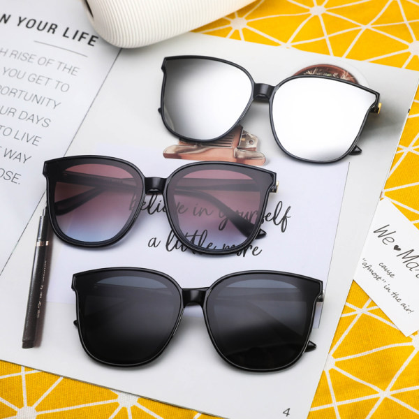 Ochelari moderni de dama cu protectie UV - stil retro