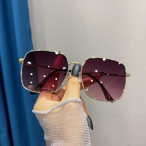 Ochelari de soare de dama cu rama subtire metalica - forma patrata