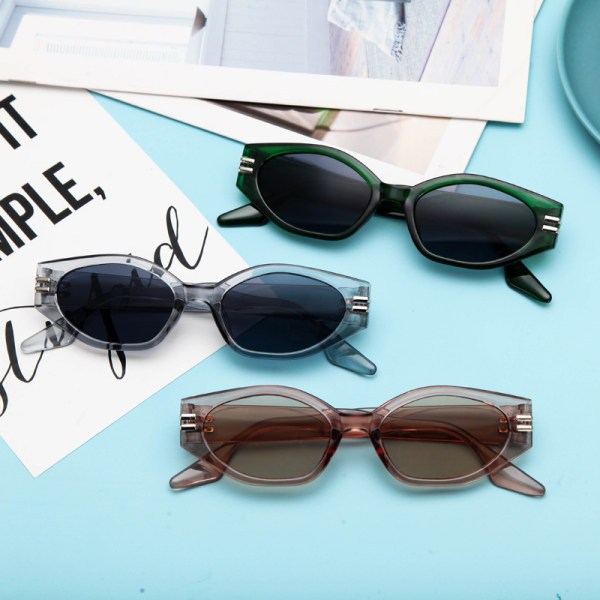 Ochelari moderni de dama model retro