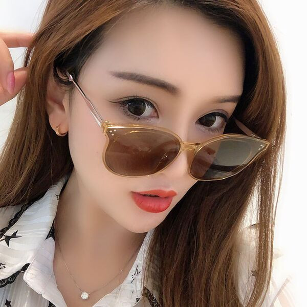 Ochelari moderni de dama cu protectie UV